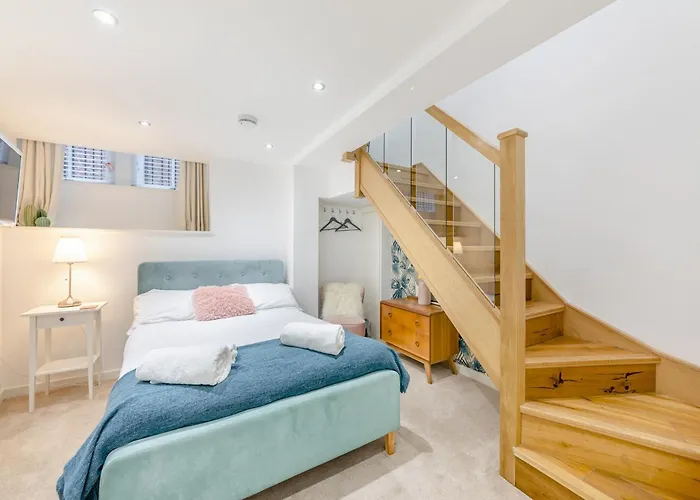 Town Square Apartment - Uk45611