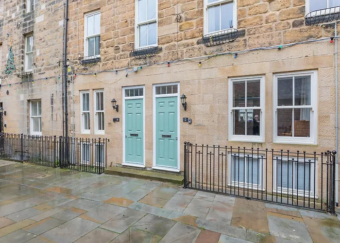 Town Square Apartment - Uk45611