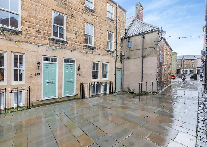 Town Square Apartment - Uk45611